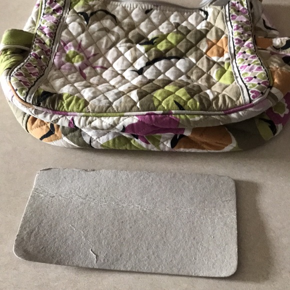 Vera Bradley On The Go EUC! Crossbody - Picture 7 of 9